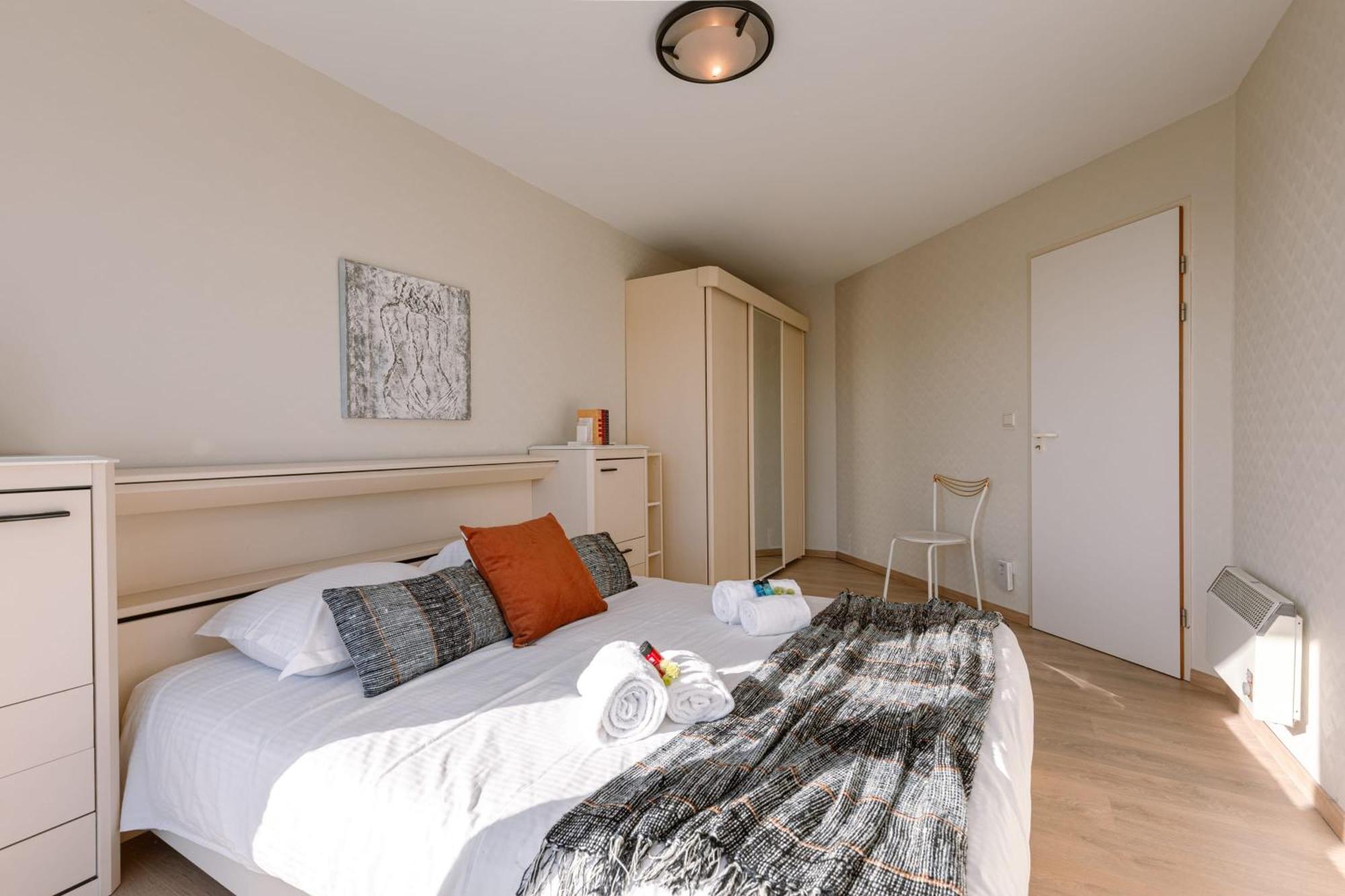 Huswell - Spacious & Modern Sea View Apartment With Garage 오스텐드 외부 사진