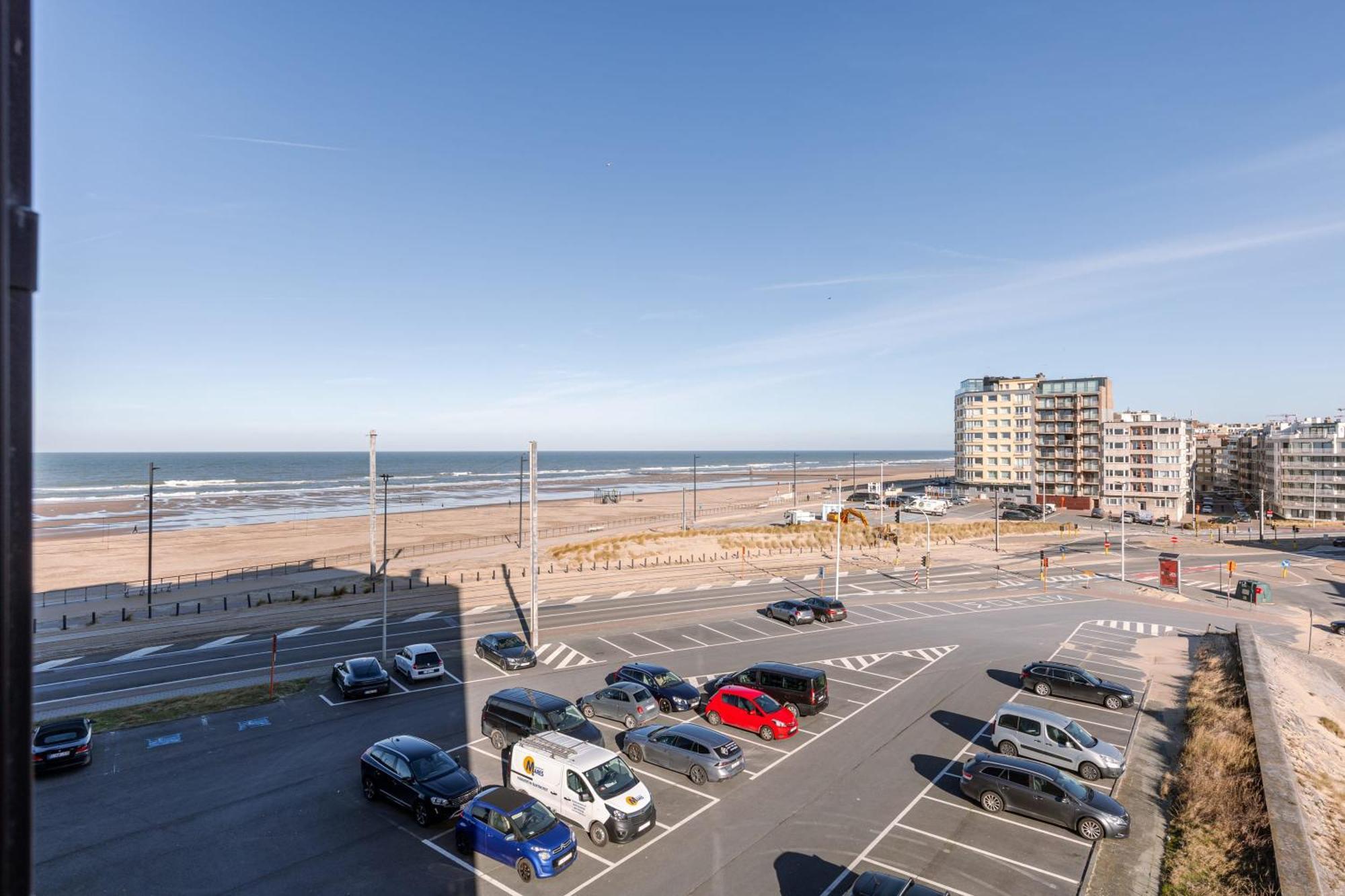 Huswell - Spacious & Modern Sea View Apartment With Garage 오스텐드 외부 사진