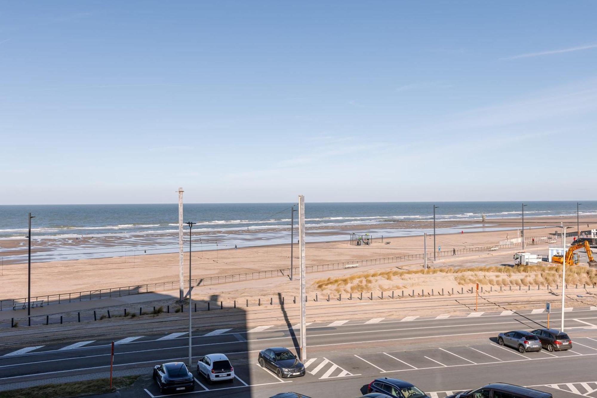Huswell - Spacious & Modern Sea View Apartment With Garage 오스텐드 외부 사진